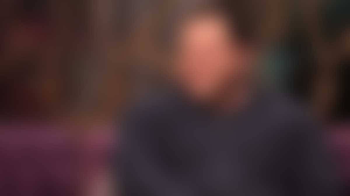فنان مصري شهير يستجيب لانتقادات الجمهور ويبدأ رحلة علاجه