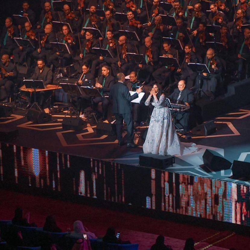 بالصورة – ما سر ظهور أحلام بملامح أصغر من عمرها؟ شاهدوا كيف أبهرت الجميع