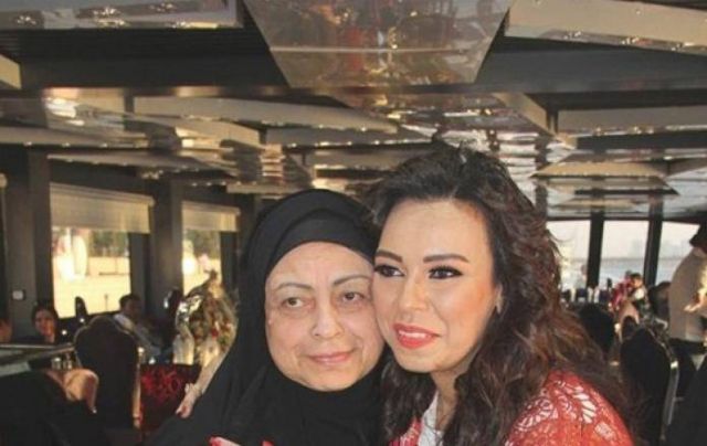 مروة مع والدتها الراحلة