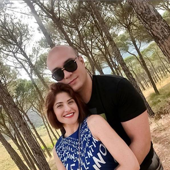 هيدي كرم مع خطيبها