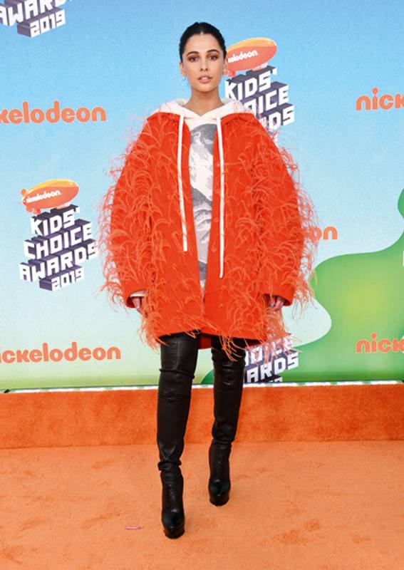 ‏As Seen on Red Carpet
الريش يُزيّن إطلالات النجمات في تصاميم مبتكرة