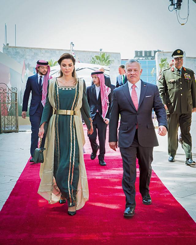 العائلة الملكية الأردنية تحتفل
بعيد الاستقلال الـ73