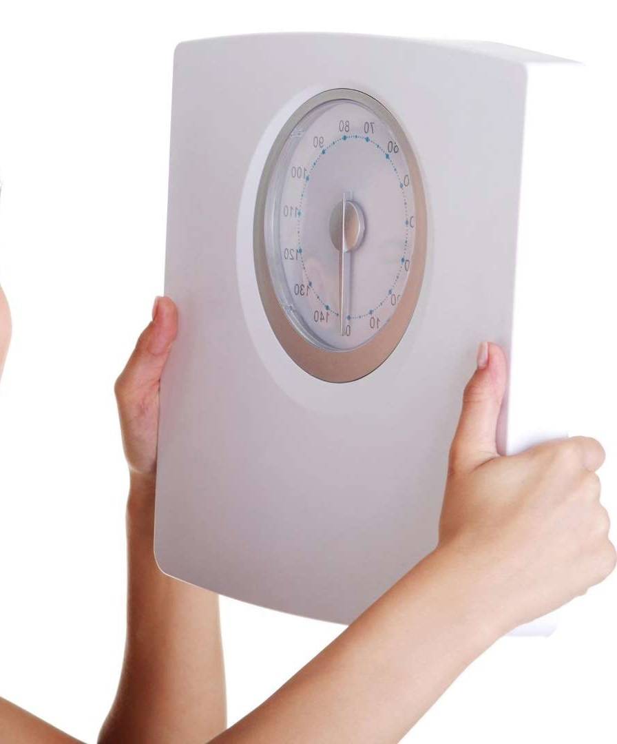 كيف خسرت هذه الفنانة الشهيرة 23 كيلو من وزنها بعد ولادة طفلها؟ إليكم عصيرها السحري