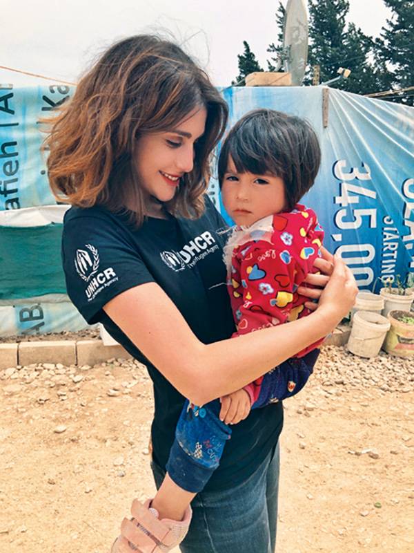 زارت مخيماً للاجئين السوريين في البقاع اللبناني - 
نور عريضة:
قصّة فرح آلمتني خصوصاً أنها بعمر ابنتي!