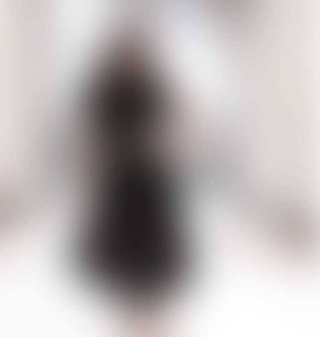 بالفيديو – فنانة خليجية تعذب أطفالها مقابل العيدية... ما فعلته صادم جداً