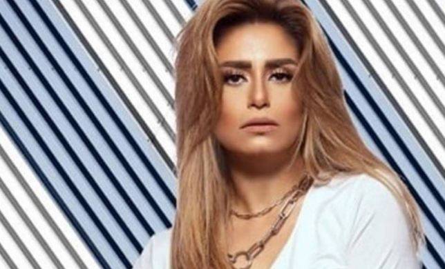 منة فضالي تكشف سر فستان الزفاف