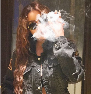 بالصور - موضة الظهور بحمالات الصدر الرياضية تغزو نجمات لبنان وسورية