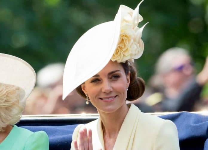 هل اشترى الأمير وليام سكوت كايت ميدلتون على خيانته لها بهذه الهدية؟