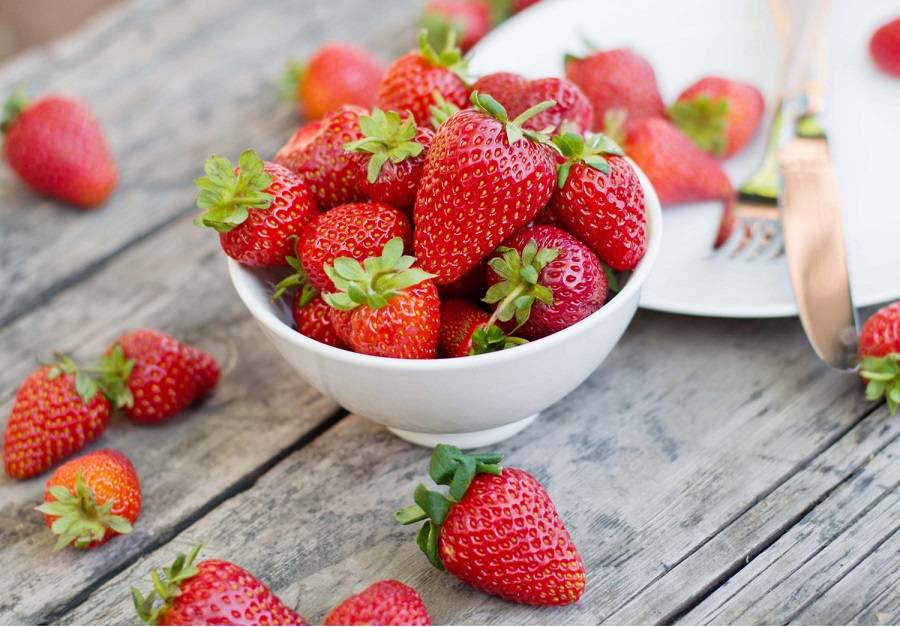 إليك طريقة حفظ حبات الفراولة لأطول مدة ممكنة
