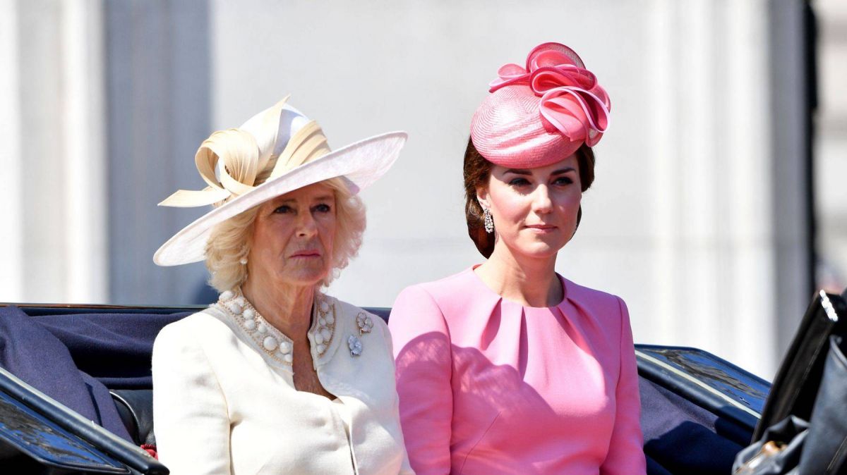 زوجة والد الأمير وليام توجه ملاحظة لكايت ميدلتون أمام الجميع... ماذا طلبت منها؟