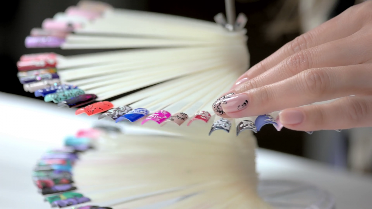 تقنية طلاء الديتوكس... يمكنك تطبيقها بنفسك لتحصلي على أجمل أظافر