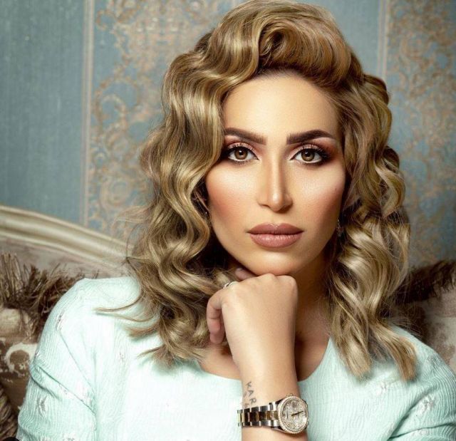 بالفيديو – الدكتورة خلود وزوجها يشعلان المواقع بطريقة رقصهما... ما قصة ضخامتها؟