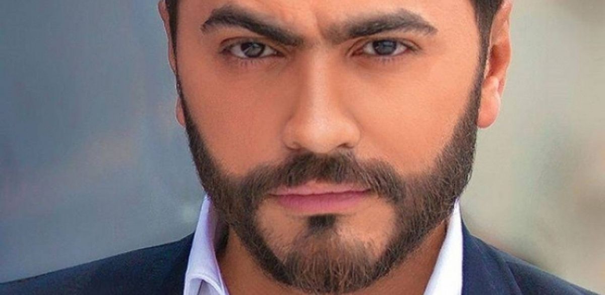 بالفيديو - تامر حسني يعلم ابنته العزف على البيانو ولأول مرة تظهر ملامحها بوضوح