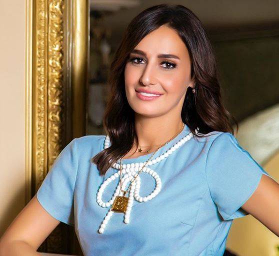 بالصور - إبنة حلا شيحة تخطف الانظار ببراءتها وجمالها.. نسخة مصغرة عنها