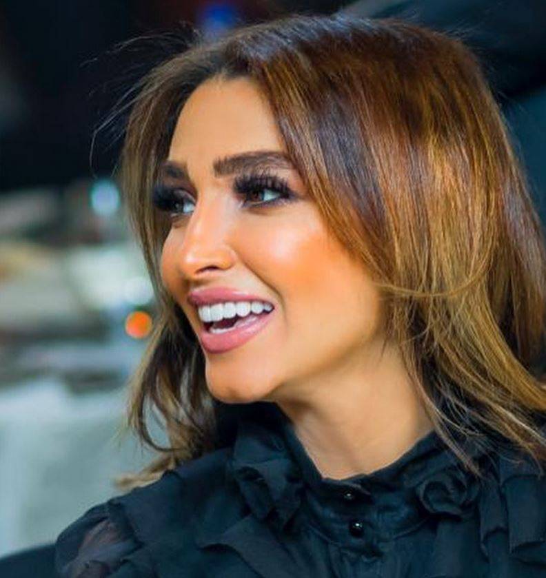 بالصور – كيف كان شكل روجينا قبل 29 عاماً؟ شاهدوها