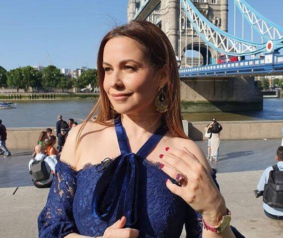 بالصور - إبنة ريا أبي راشد تخطف الانظار في اول ظهور لها.. ورد فعلها طريف