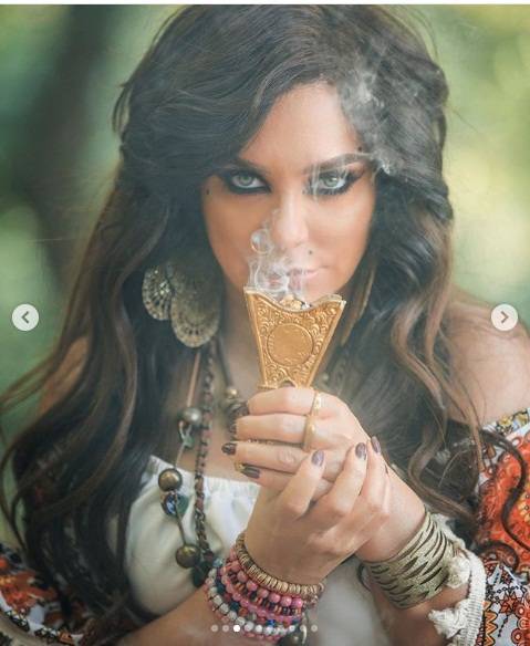 في أحدث إطلالاتها.. سلاف فواخرجي تعتمد إطلالة غجرية