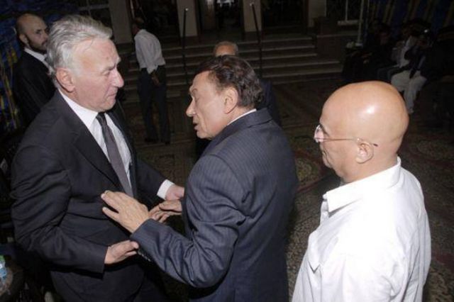 بالفيديو - رسالة عزت أبو عوف الاخيرة قبل وفاته للنجم عادل إمام.. ماذا قال له؟