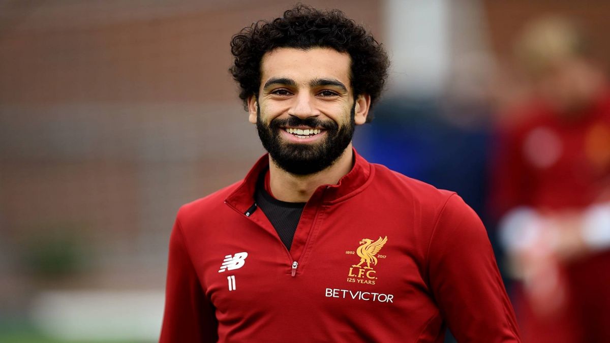 مخرج شهير يطالب اللاعب محمد صلاح بالاعتذار.. ما السبب؟