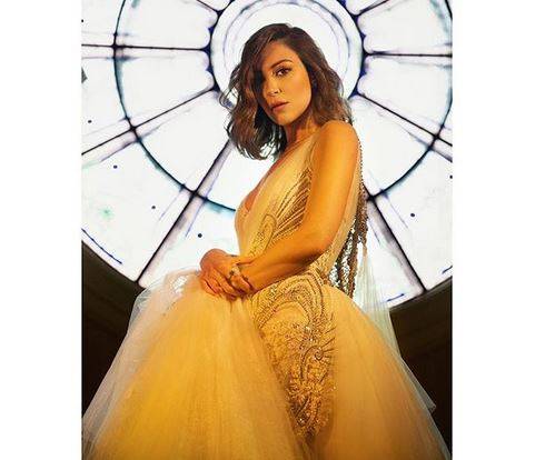 بالصور - منة شلبي تصدم الجميع بنحافتها المفرطة... والجمهور ينتقد شكلها