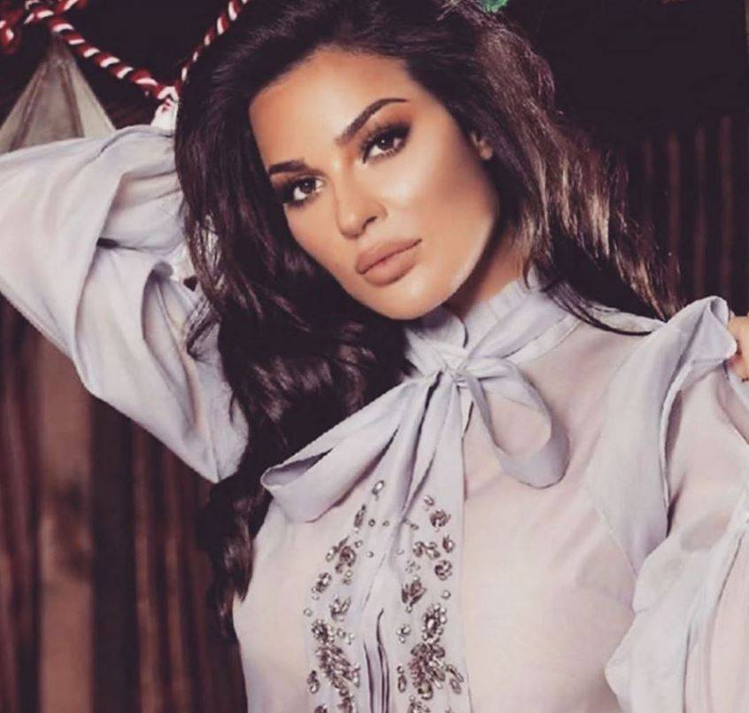 بالصور – وسامة شقيق نادين نسيب نجيم تشعل المواقع... هل يشبهها؟