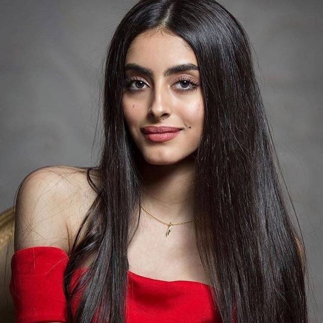 بالفيديو - الفنانة السعودية جود عزيز تقرر ارتداء الحجاب