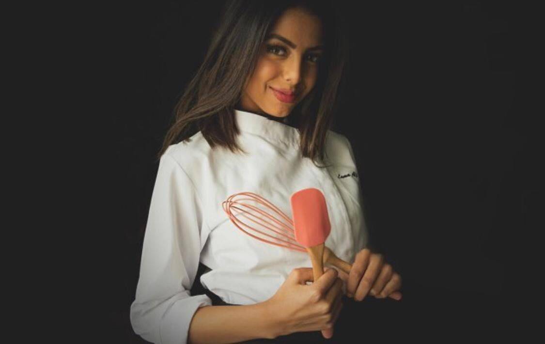 بالصور - ولي العهد يشيد بهذه الطاهية السعودية.. اليكم قصتها