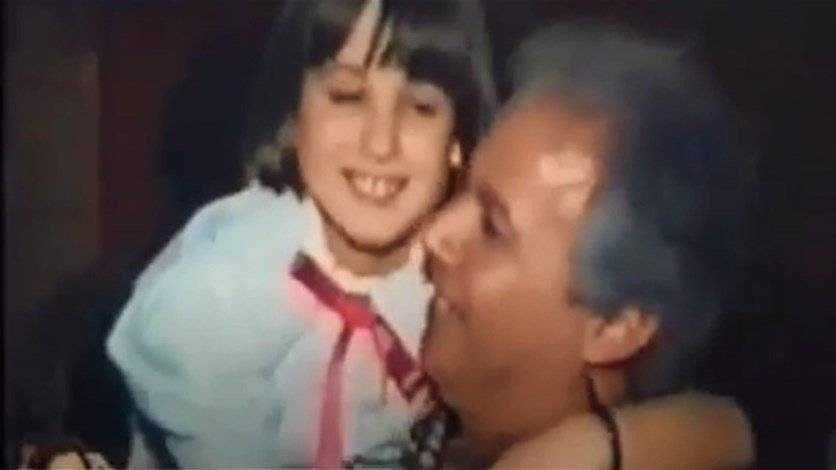 بالصور والفيديو - لقطات نادرة تجمع نانسي عجرم بوالدها في طفولتها