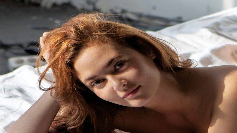 حكومة بوتين تقيل مسؤولة كبيرة بسبب صور غير لائقة