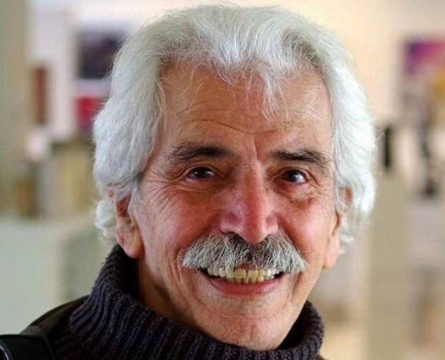 منذر كم نقش