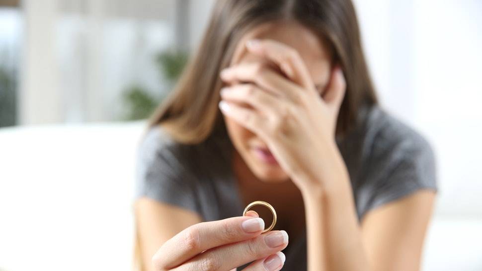 ممثلة شهيرة تعلن انفصالها بعد شهر واحد من الخطوبة... وهذه التفاصيل
