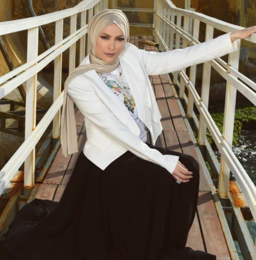 بالصور – بعد دفاعها عن البوركيني أمل حجازي تتحدى وترتديه... شاهدوا كيف بدت