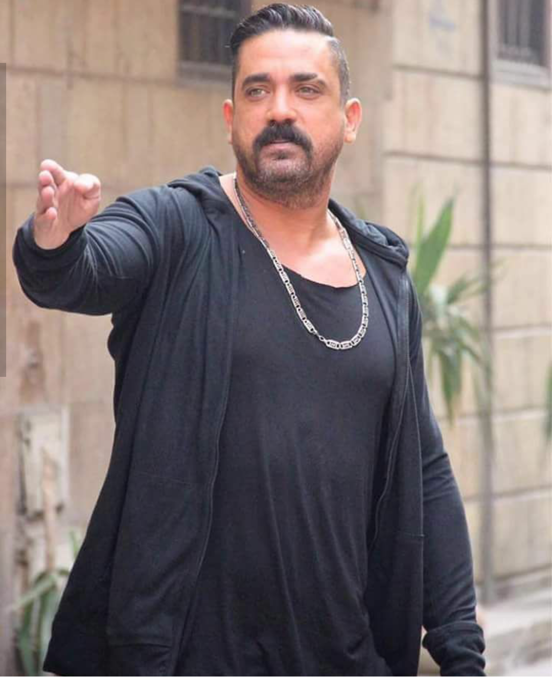هل يقدم أمير كرارة 10 أجزاء من 