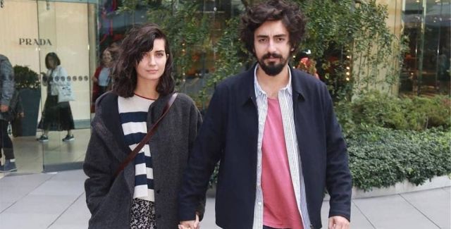 الباباراتزي تحرج توبا بويوكستون وتنقل ما حصل مع حبيبها في الطائرة!