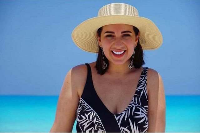 ابنة شريف منير تتذكر والدتها الراحلة بحلق وكلمات مؤثرة