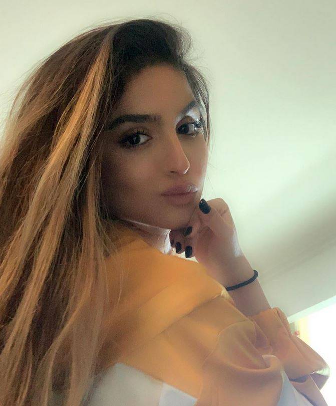 بالصورة – شاهدوا كيف كانت حلا الترك في أشهرها الأولى... هل تشبه أختها غزل؟