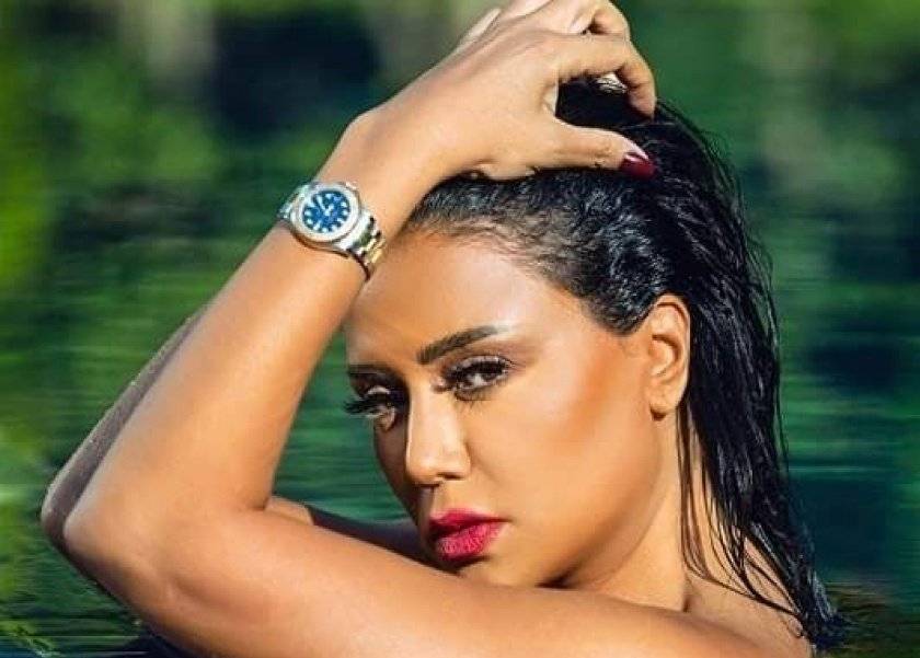 بالفيديو - رانيا يوسف تشعل 