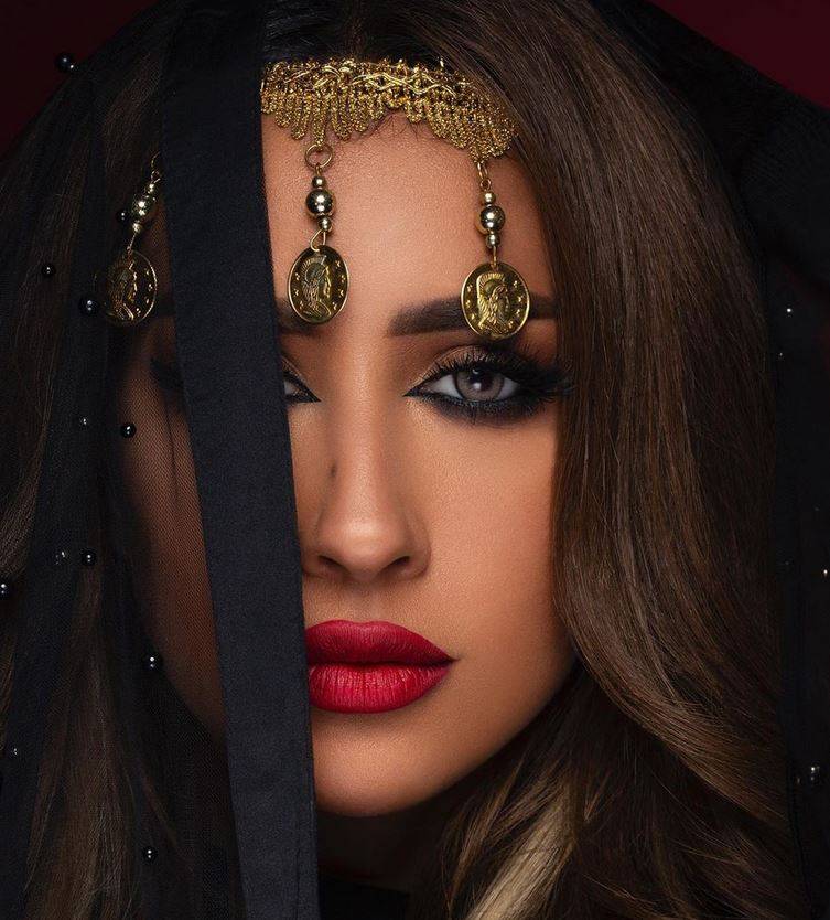 بالفيديو –بعد شفط اللغلوغ فرح الهادي تظهر من دون ضمادات... ماذا حدث وجعلها تخفي وجهها بهاتفها؟