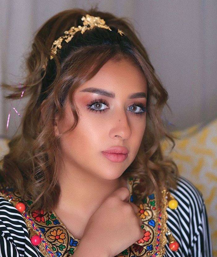 بالفيديو – فرح الهادي تظهر مع ضمادة طبية حول رأسها... هذا ما فاجأت به الجميع