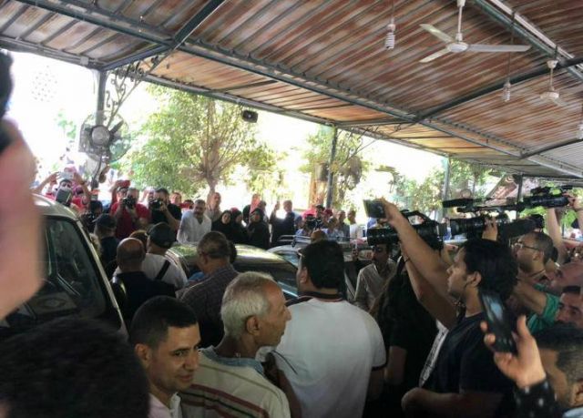 لحظة وصول جثمان الراحل فاروق الفيشاوي