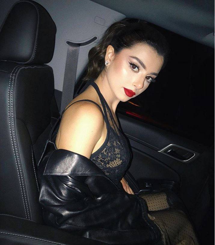 بالصورة - ماريتا الحلاني تشعل المواقع بسبب فستانها الكاشف... 