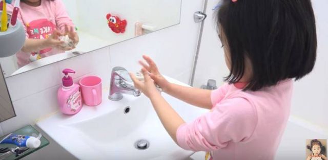 طفلة تشتري عقارا بـ8 مليون دولار.. ومعاقبة والديها