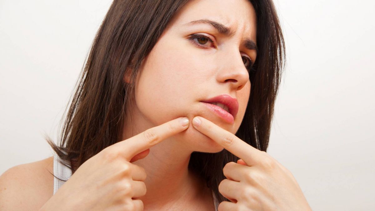 أذكى طريقة لاستخدام زيت الزيتون وإزالة حب الشباب