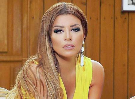 بالفيديو - امل بوشوشة تقفز في حمام السباحة بحركة استعراضية وعفوية