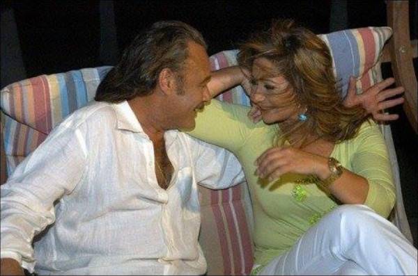 فاروق الفيشاوي خان جميع زوجاته.. سمية الألفي وسهير رمزي ولم يستطع الإرتباط بليلى علوي