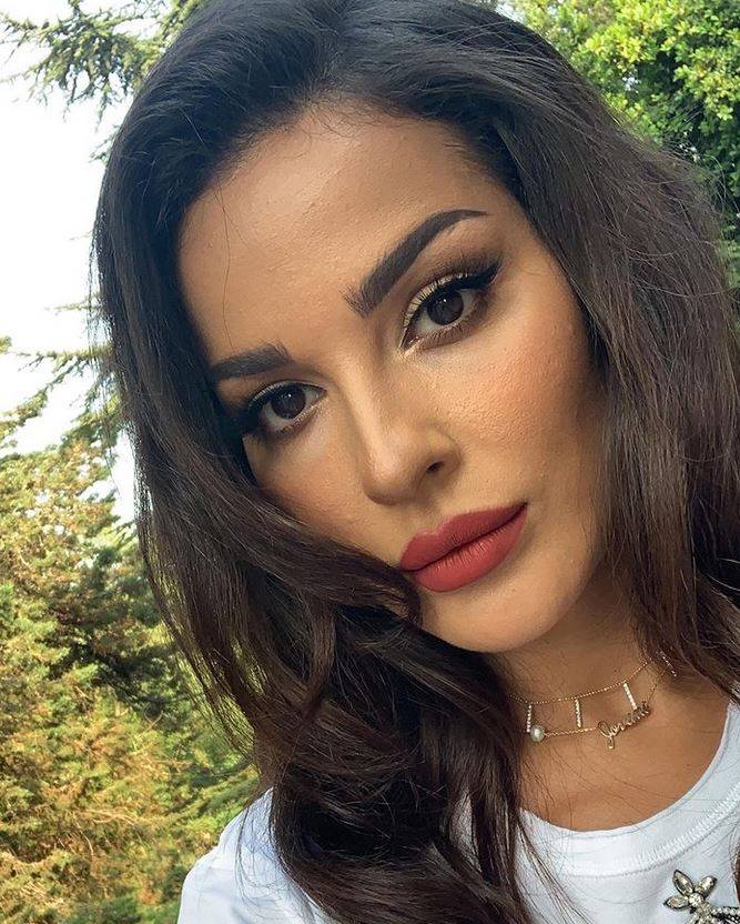 بالفيديو - بعد تعرضها للتنمر بسبب بشرتها... نادين نسيب نجيم تغير اللوك وهكذا أصبحت