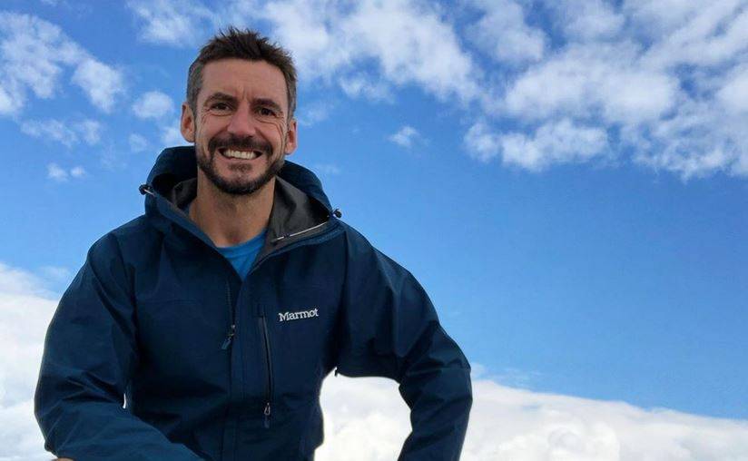 لا تضعوا هواتفكم في جيوبكم... ما حدث لهذا الرجل خطر جداً