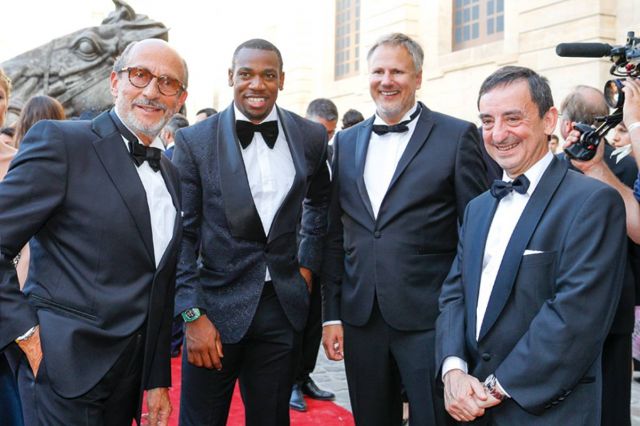 ريتشارد ميل مع ضيوفه