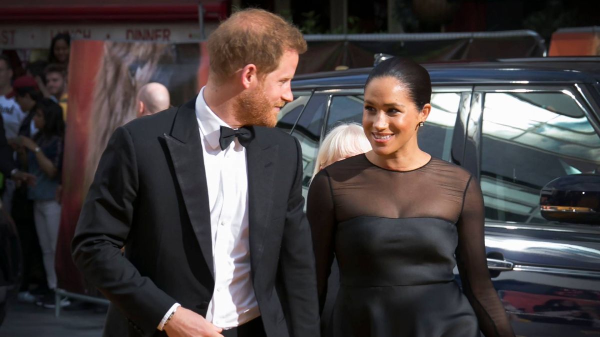 أخيراً ميغان ماركل تخرج عن صمتها وتشكو صعوبة الحياة في الاسرة الملكية... كيف حدث ذلك؟