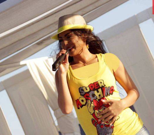 الظهور الأول لدوللي شاهين بعد الحادث المروع بملابس ضيقة